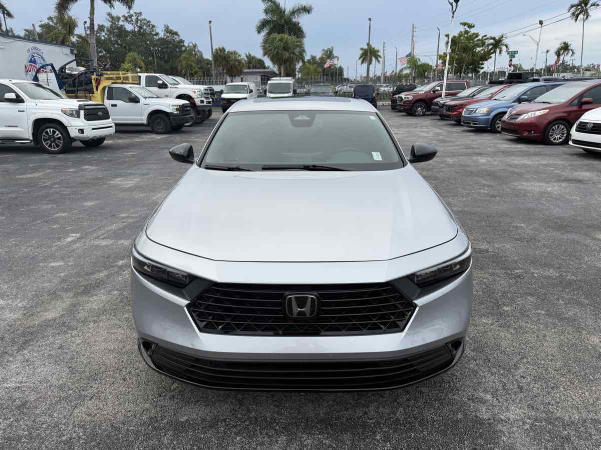 2024 Honda Accord Hybrid Sport-L photo 3