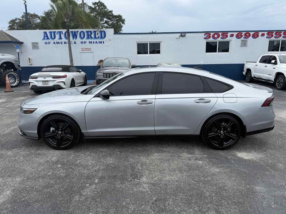 2024 Honda Accord Hybrid Sport-L photo 5