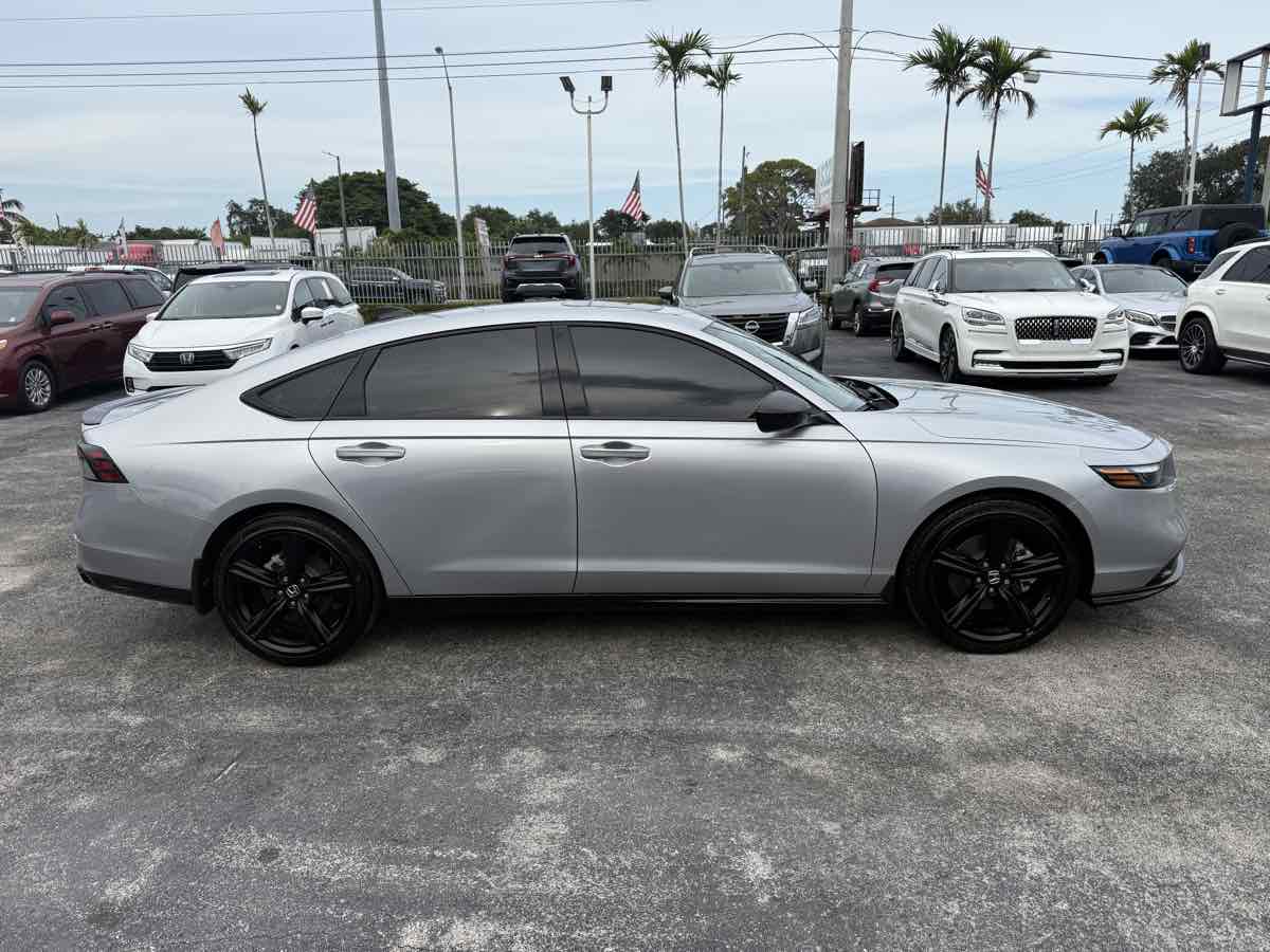 2024 Honda Accord Hybrid Sport-L photo 9