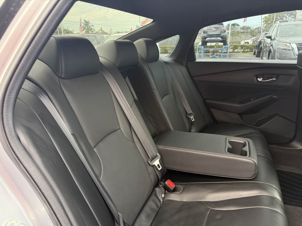 2024 Honda Accord Hybrid Sport-L photo 18