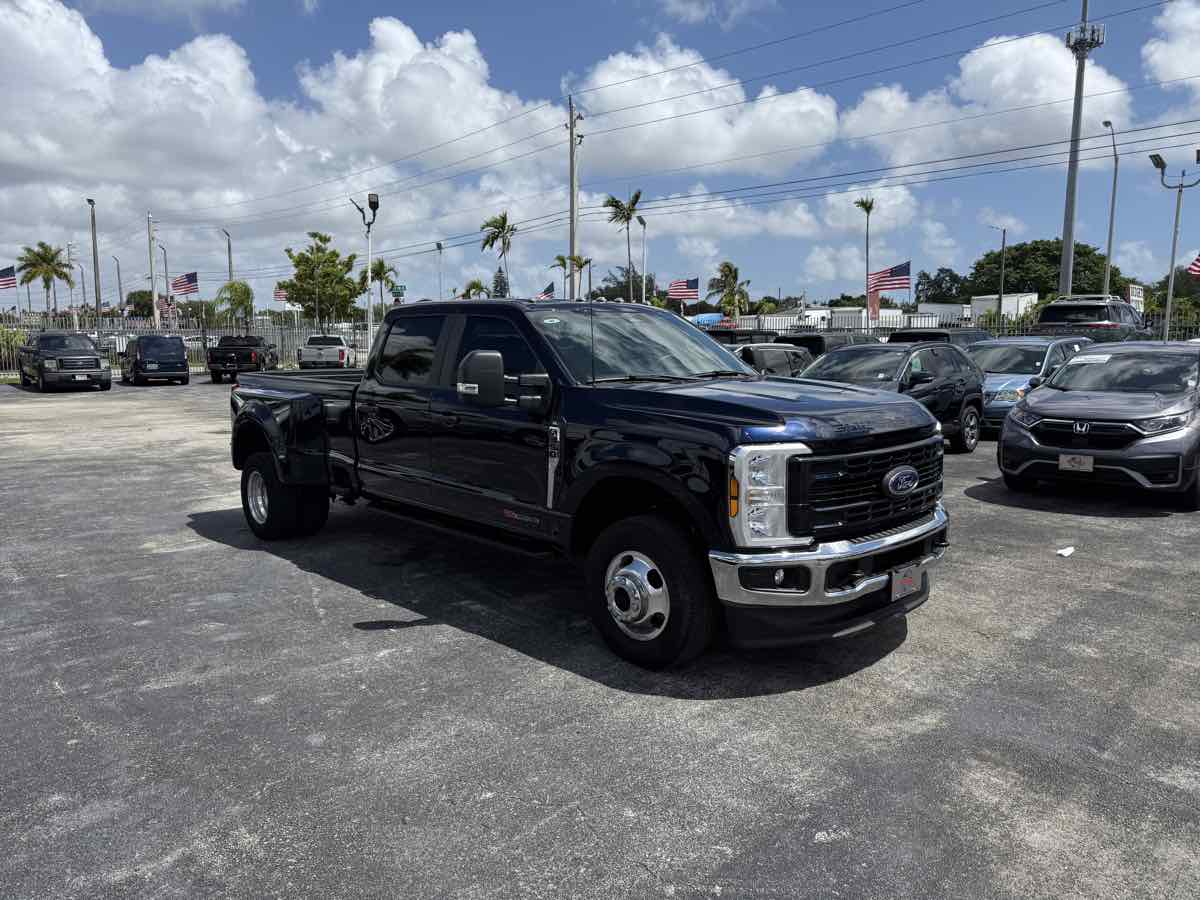 2023 Ford F-350 XL photo 2