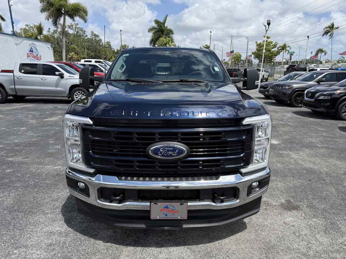 2023 Ford F-350 XL photo 5
