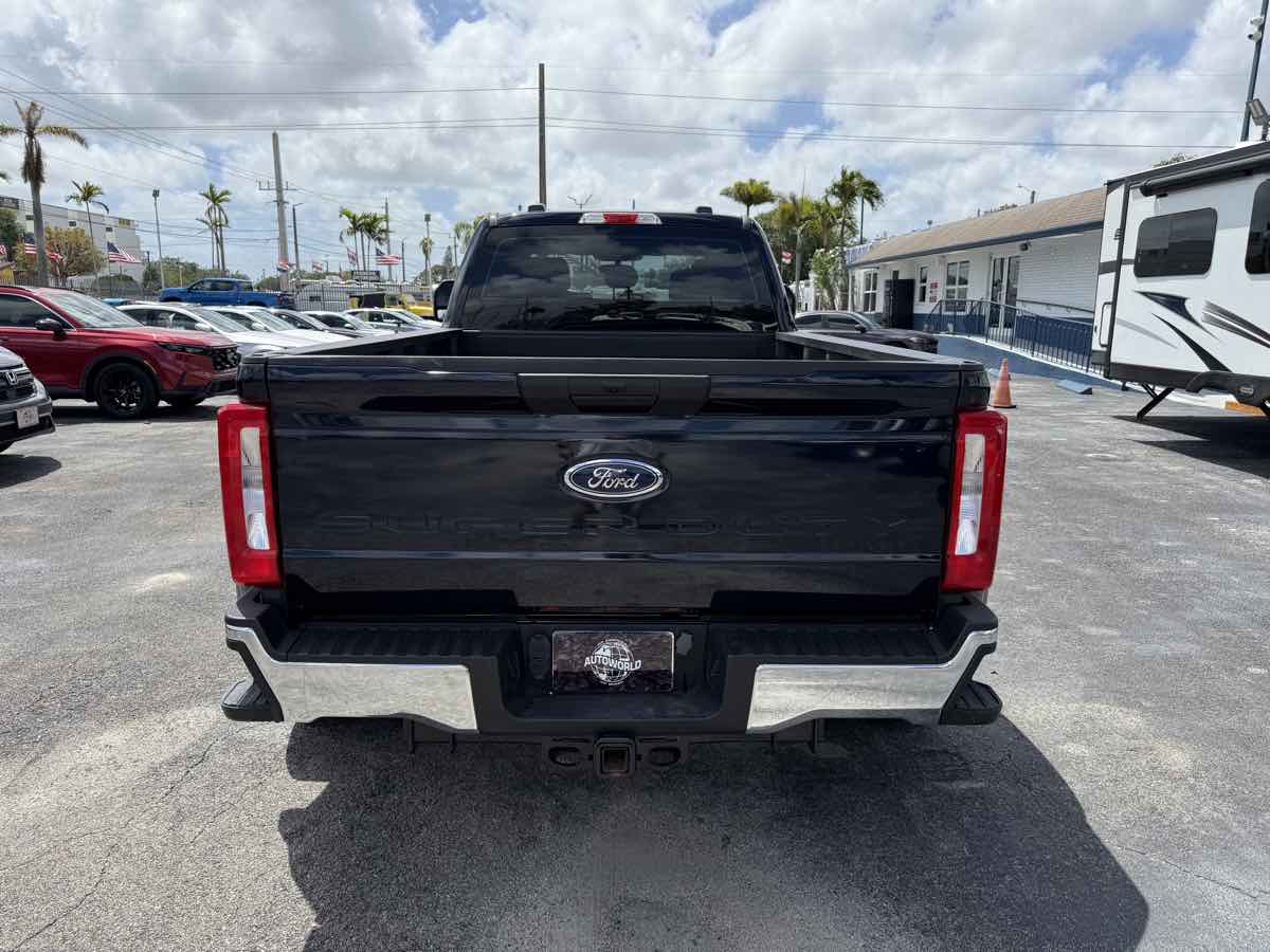 2023 Ford F-350 XL photo 9