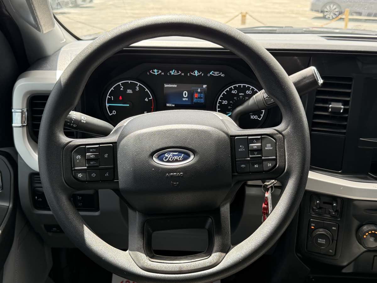 2023 Ford F-350 XL photo 29