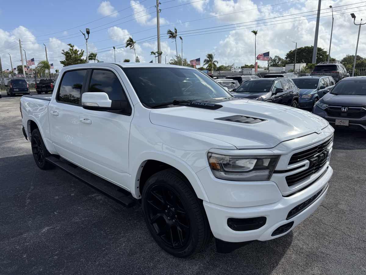 2020 Ram 1500 Laramie Sport photo 3