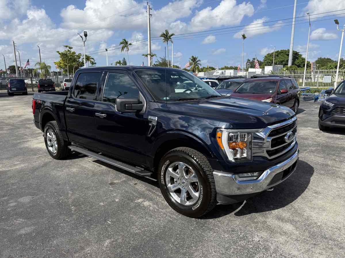 2021 Ford F-150 XLT photo 2