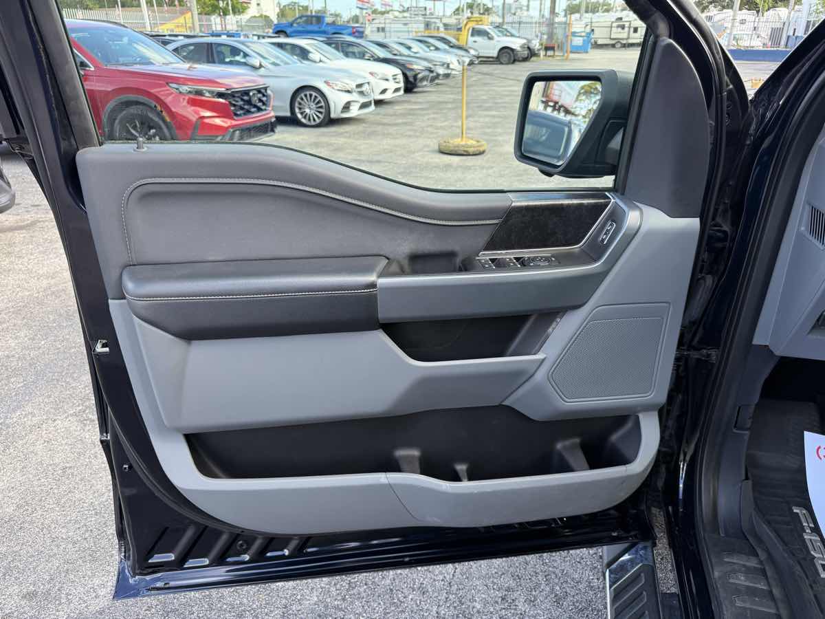 2021 Ford F-150 XLT photo 14