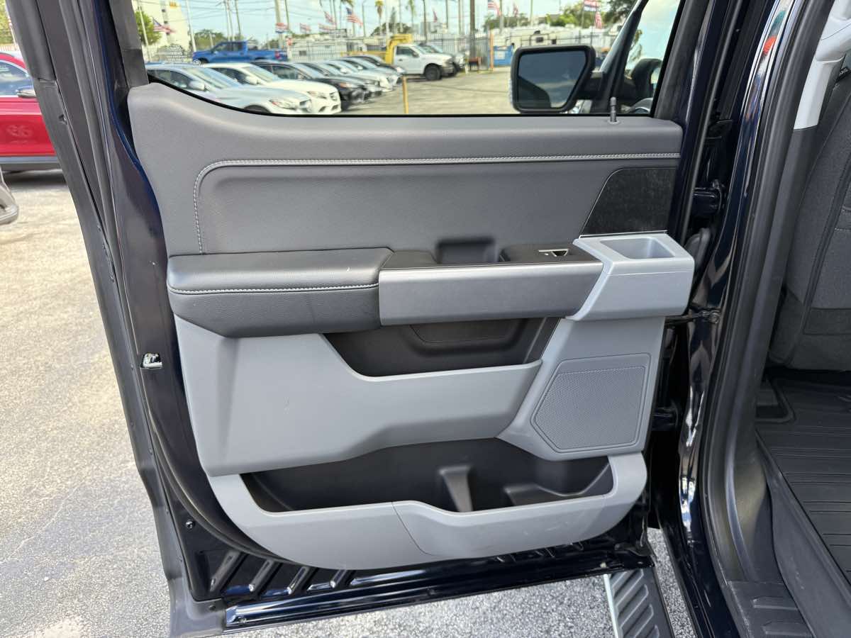 2021 Ford F-150 XLT photo 18