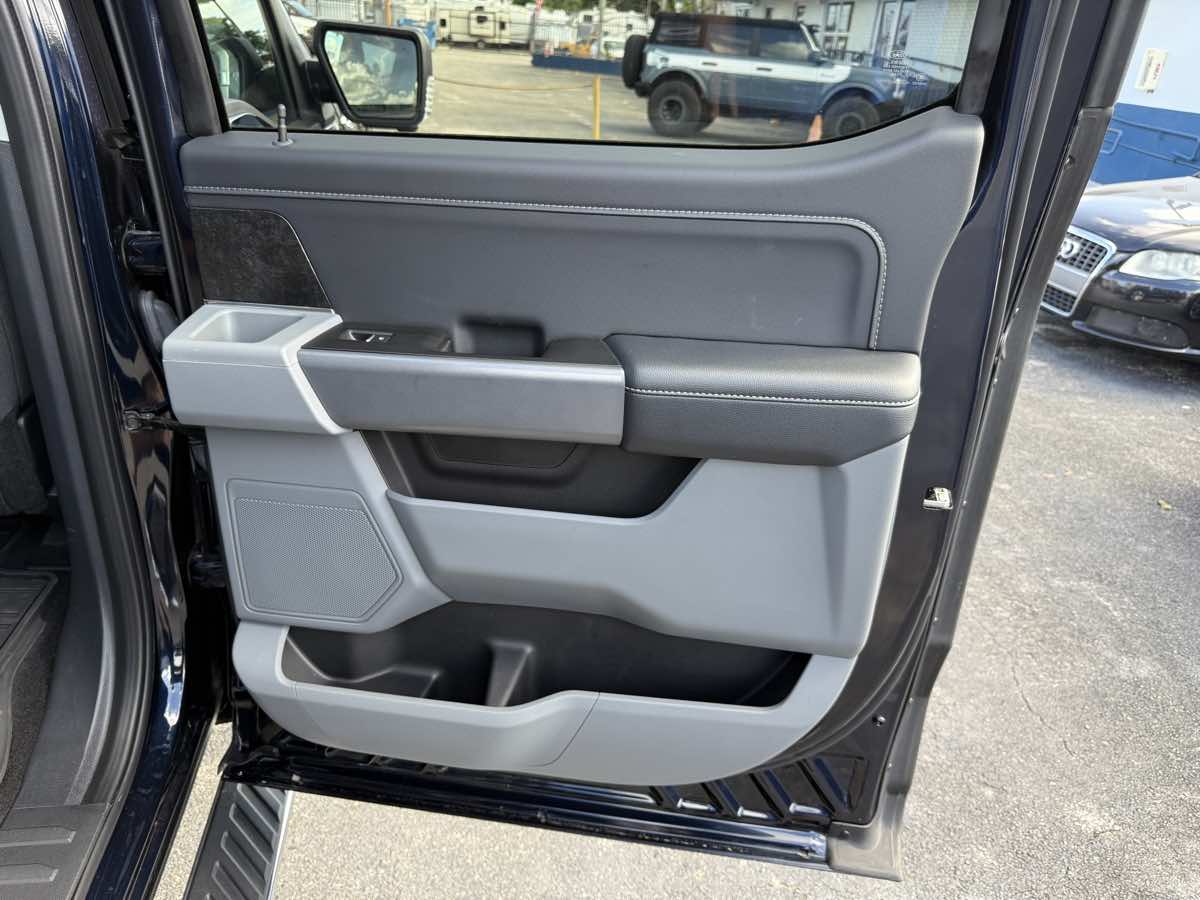2021 Ford F-150 XLT photo 23