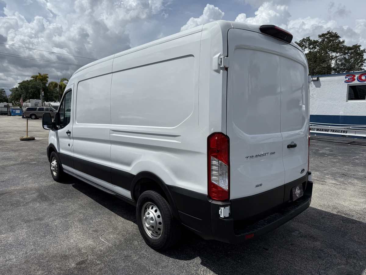 2022 Ford Transit Cargo Van photo 7