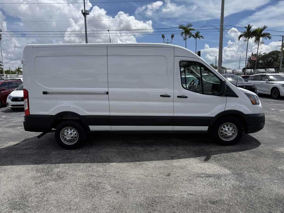 2022 Ford Transit Cargo Van photo 10