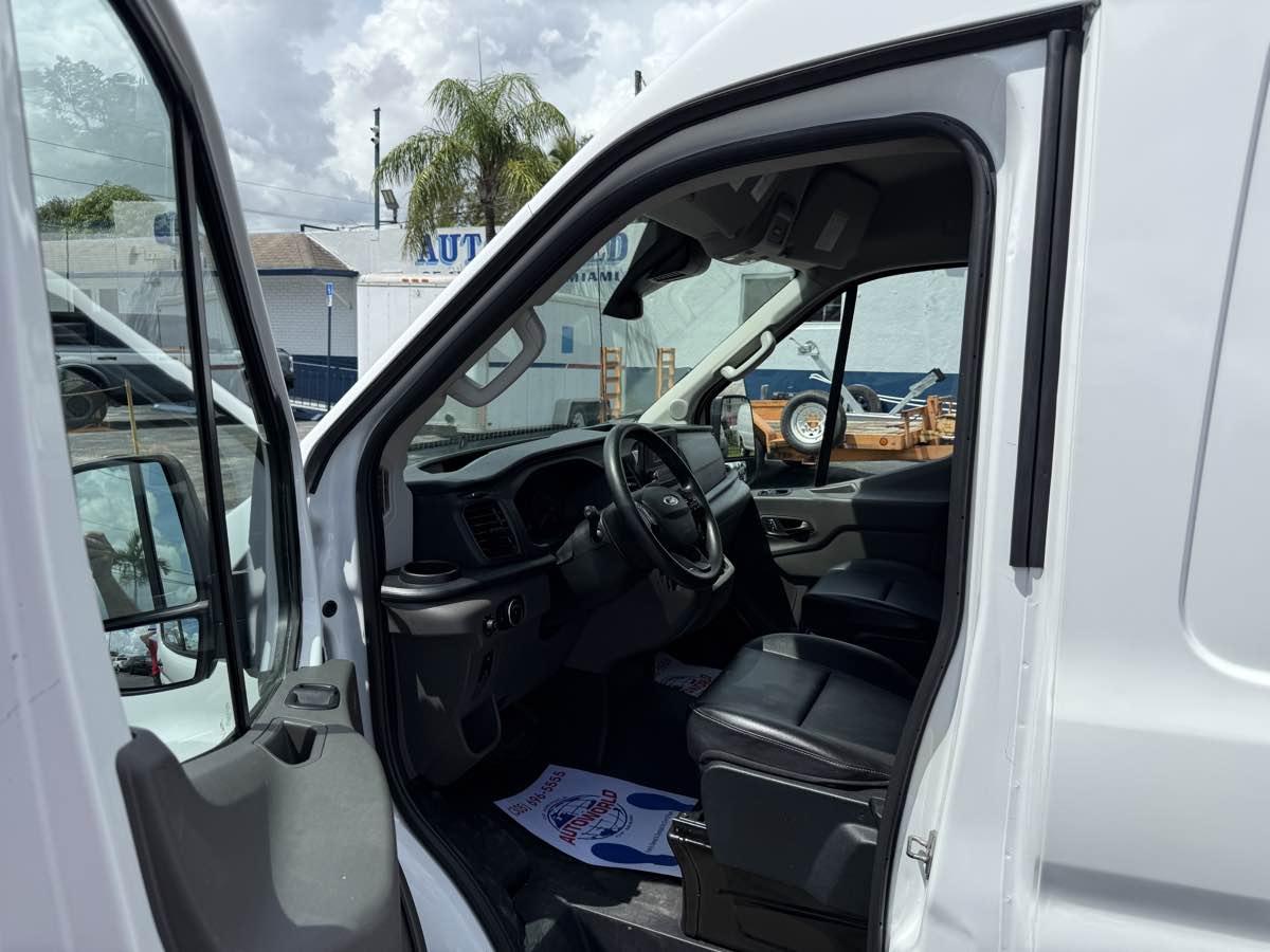2022 Ford Transit Cargo Van photo 11