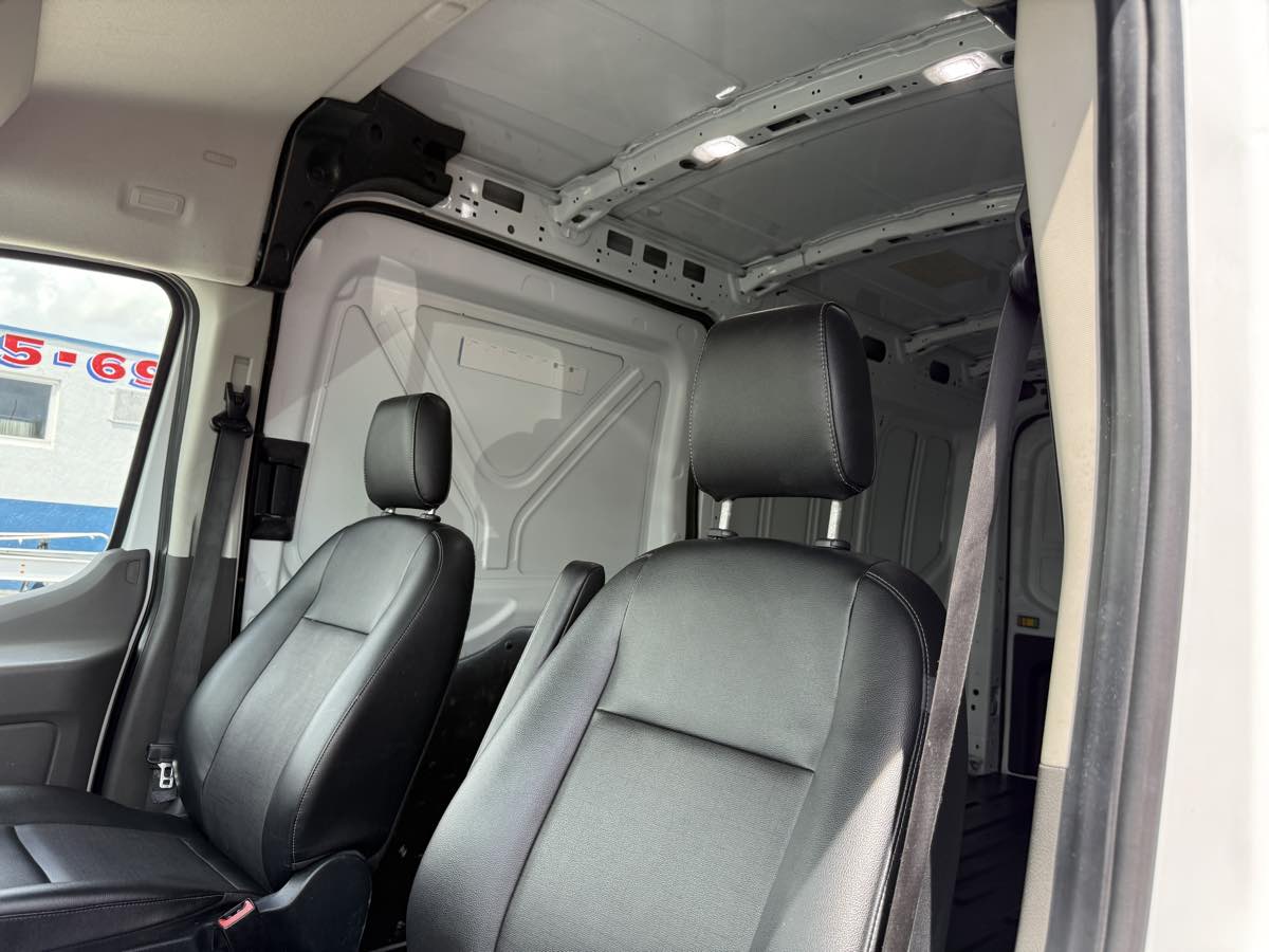 2022 Ford Transit Cargo Van photo 13