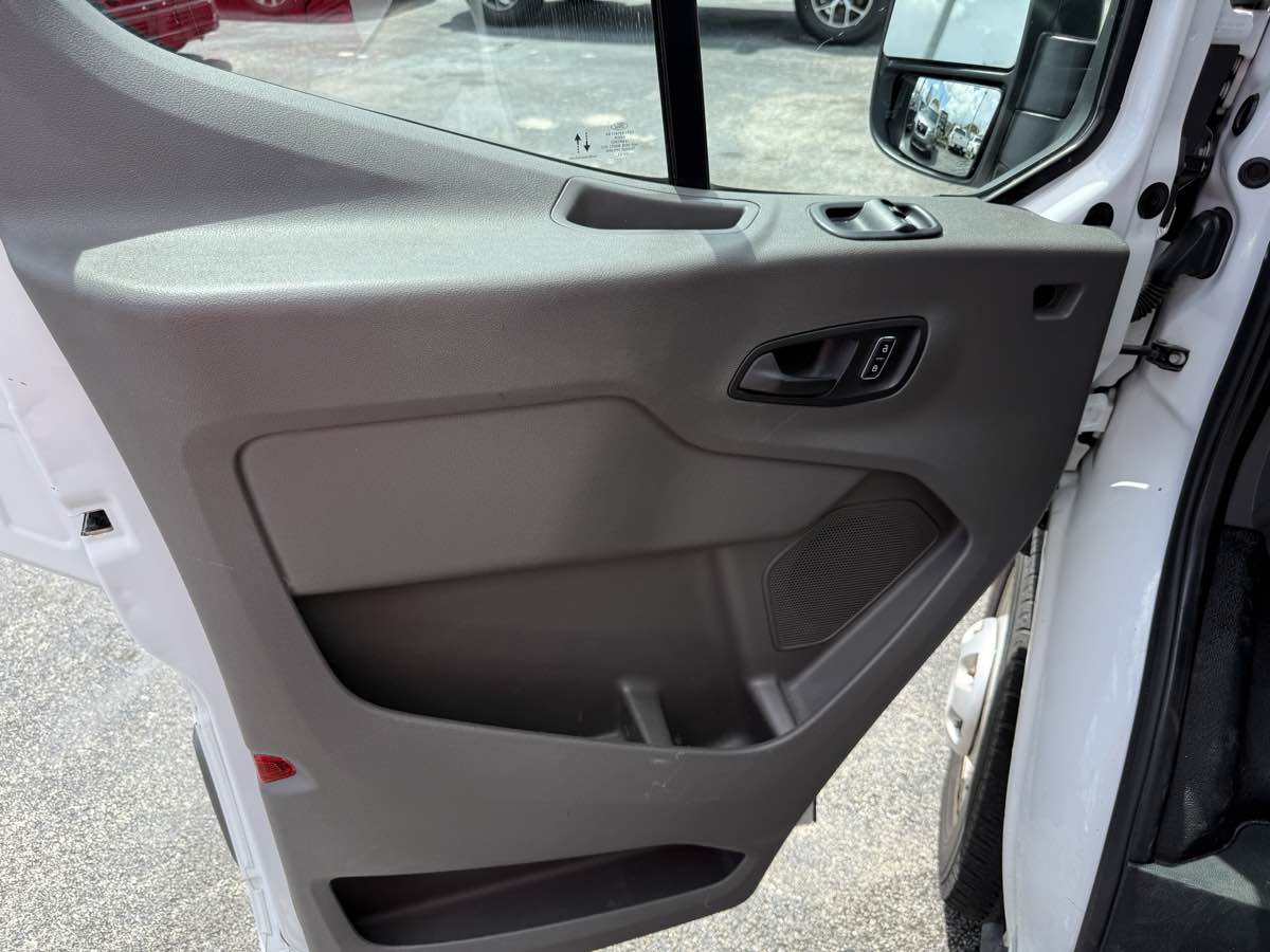 2022 Ford Transit Cargo Van photo 14