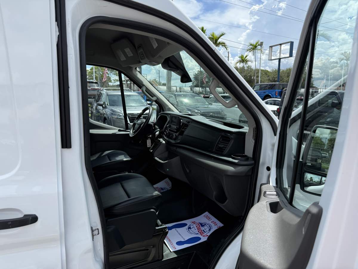2022 Ford Transit Cargo Van photo 15
