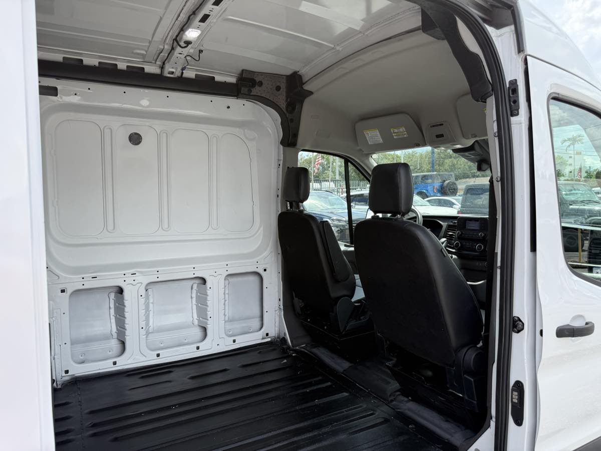 2022 Ford Transit Cargo Van photo 20