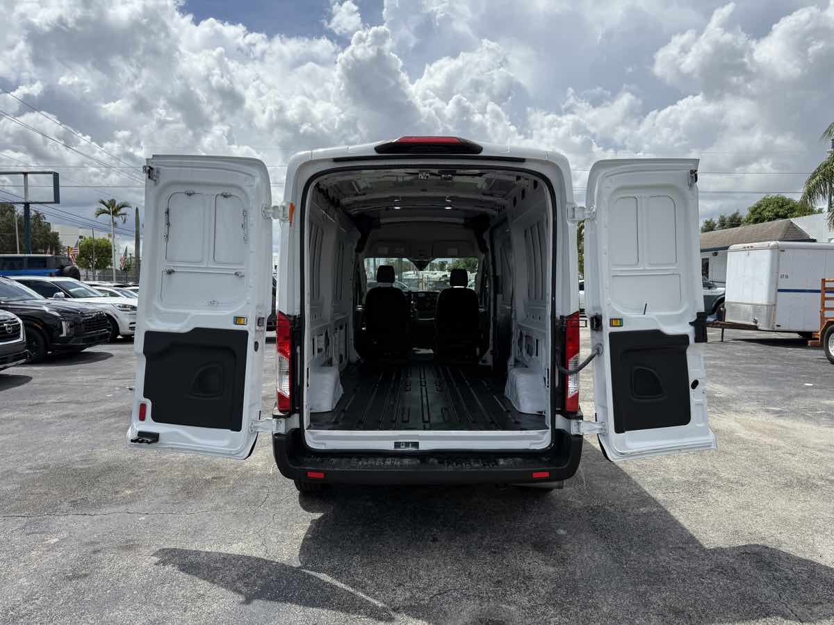 2022 Ford Transit Cargo Van photo 23