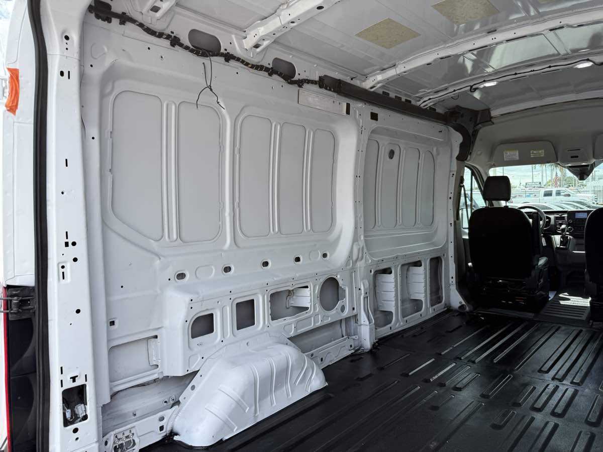 2022 Ford Transit Cargo Van photo 24