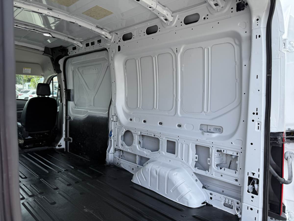 2022 Ford Transit Cargo Van photo 25