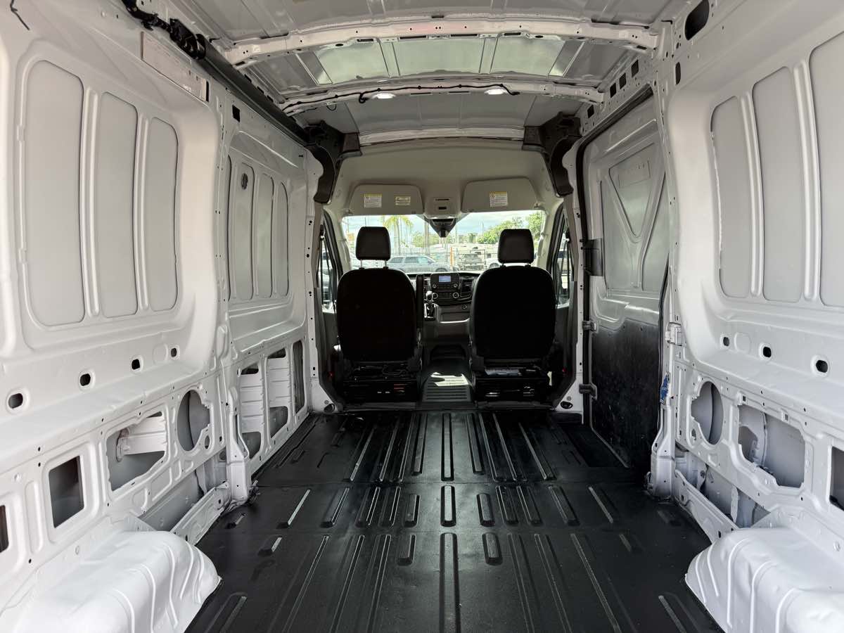 2022 Ford Transit Cargo Van photo 26