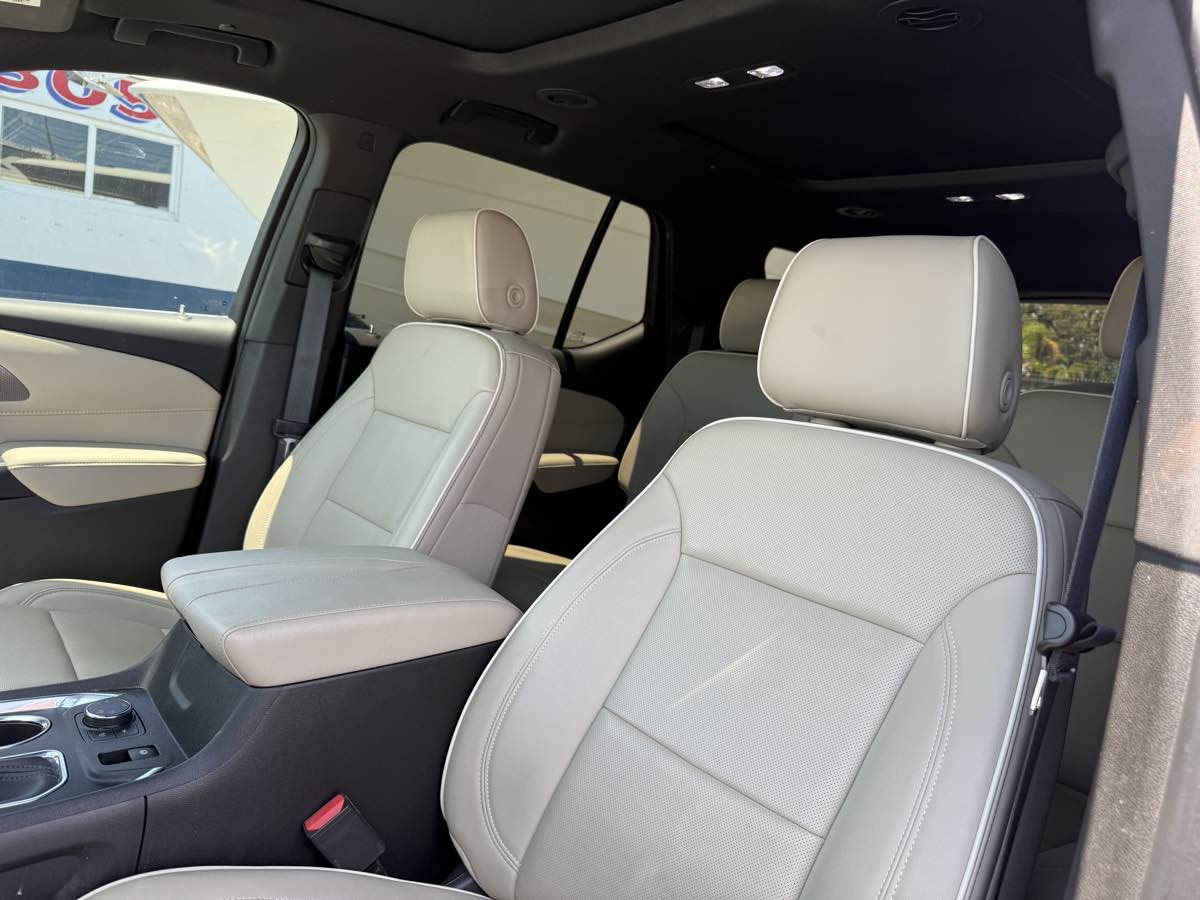 2022 Chevrolet Traverse Premier photo 14