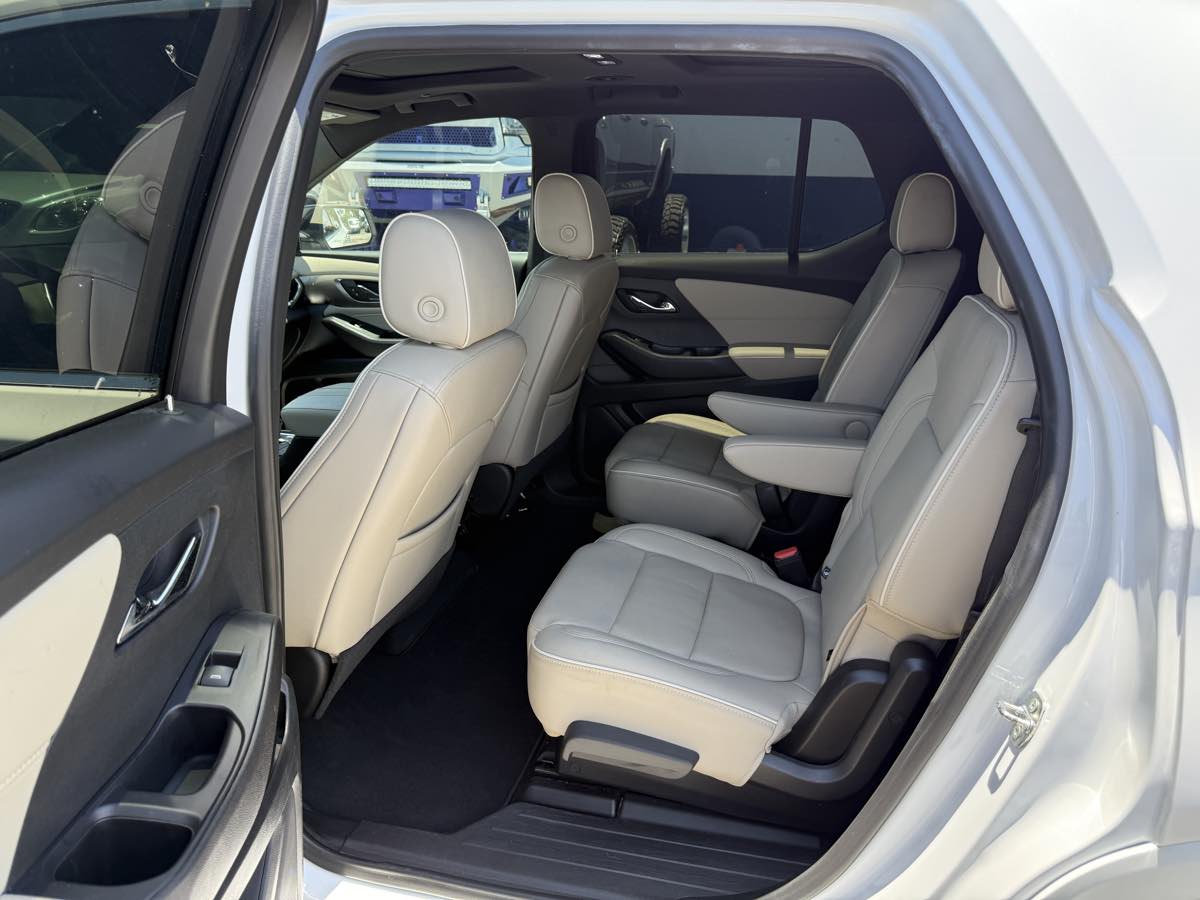 2022 Chevrolet Traverse Premier photo 16