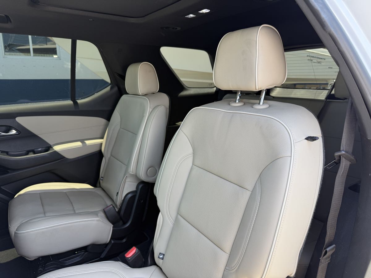 2022 Chevrolet Traverse Premier photo 17