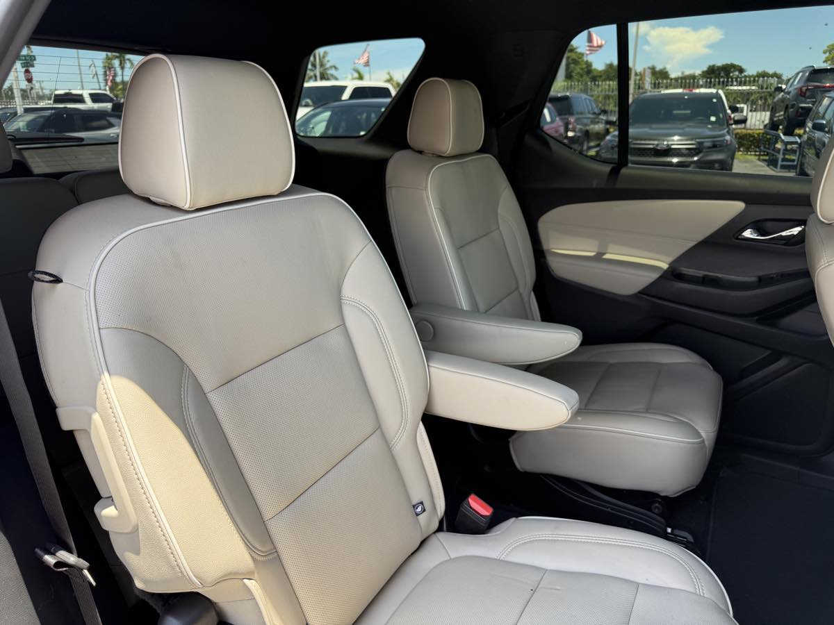 2022 Chevrolet Traverse Premier photo 21