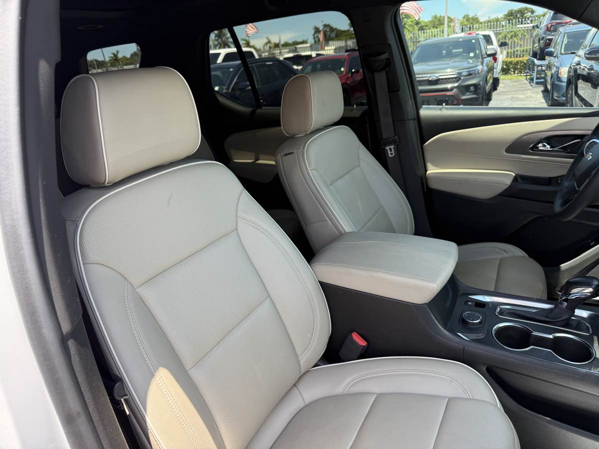 2022 Chevrolet Traverse Premier photo 26