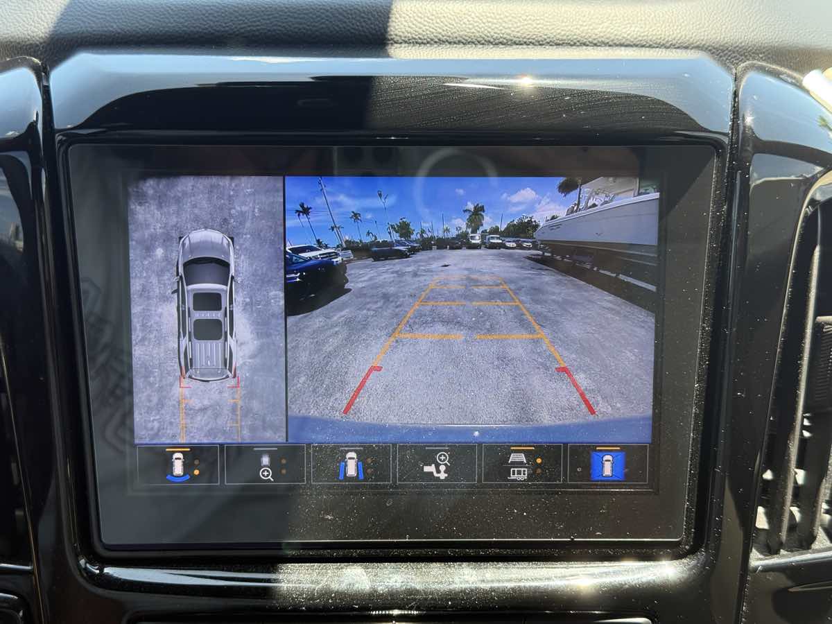 2022 Chevrolet Traverse Premier photo 35