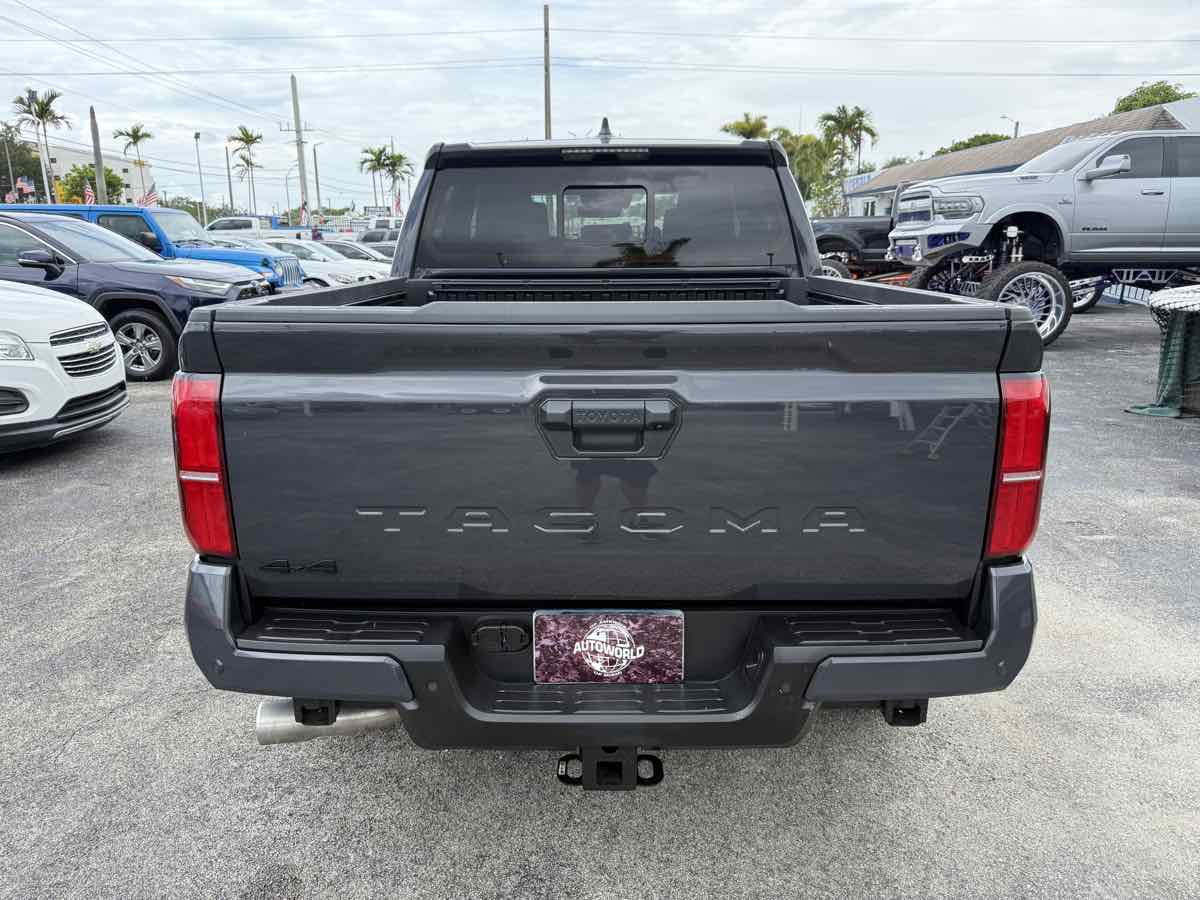 2024 Toyota Tacoma TRD Sport Double Cab 4x4 photo 10