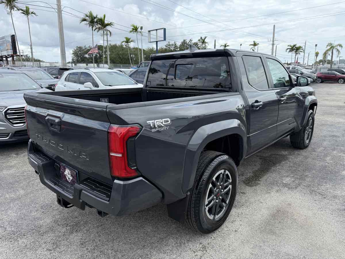 2024 Toyota Tacoma TRD Sport Double Cab 4x4 photo 11