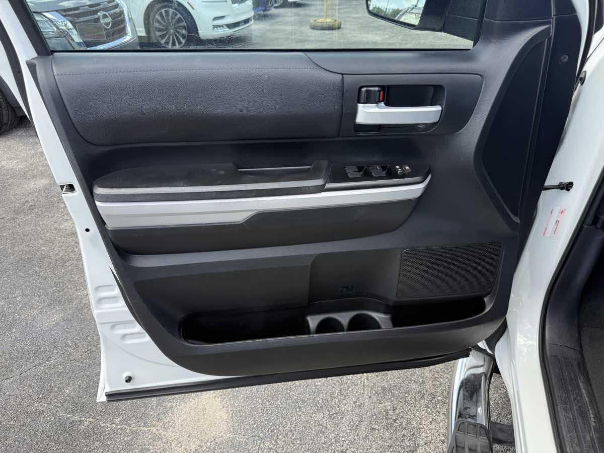 2018 Toyota Tundra SR5 CrewMax TRD photo 15