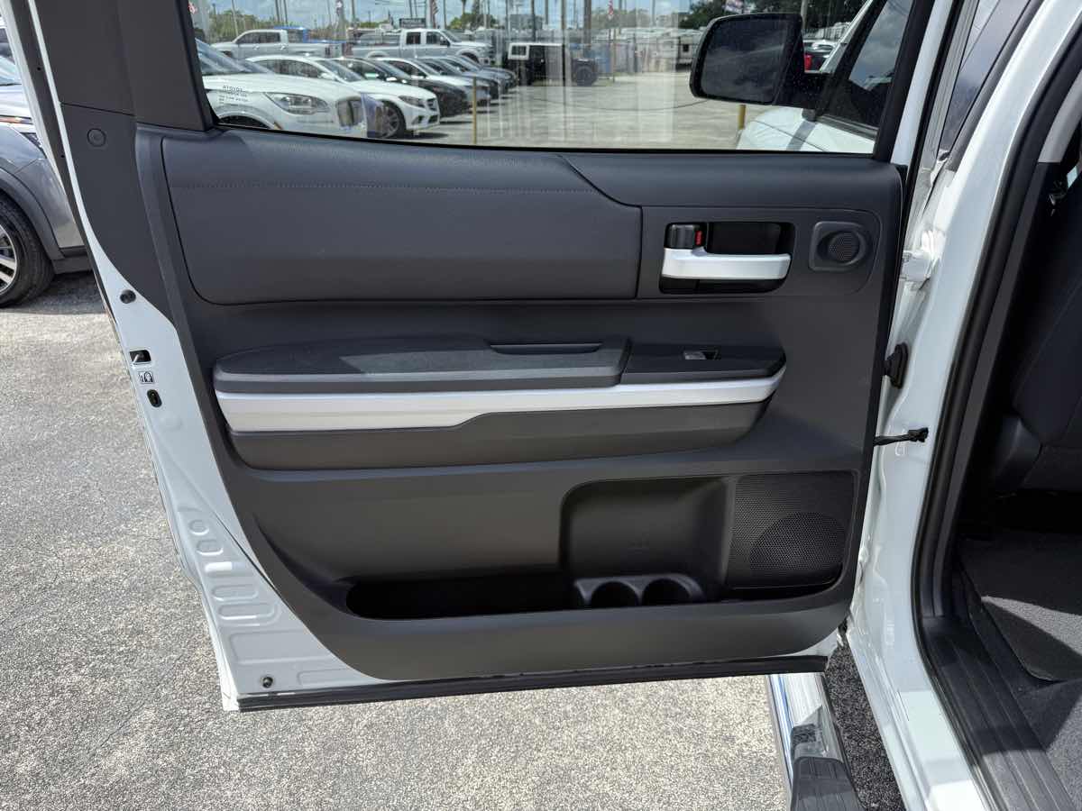 2018 Toyota Tundra SR5 CrewMax TRD photo 23