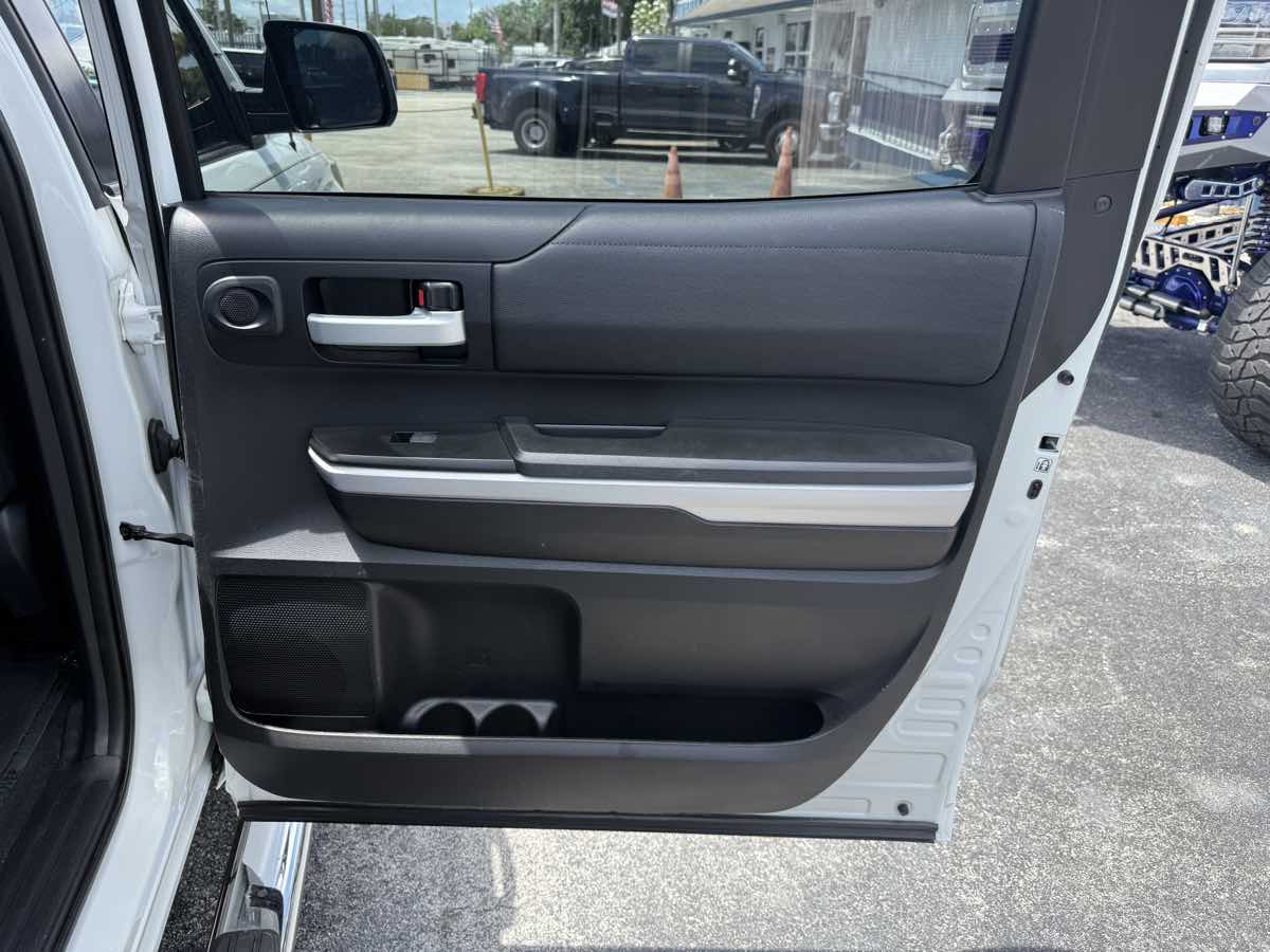 2018 Toyota Tundra SR5 CrewMax TRD photo 27
