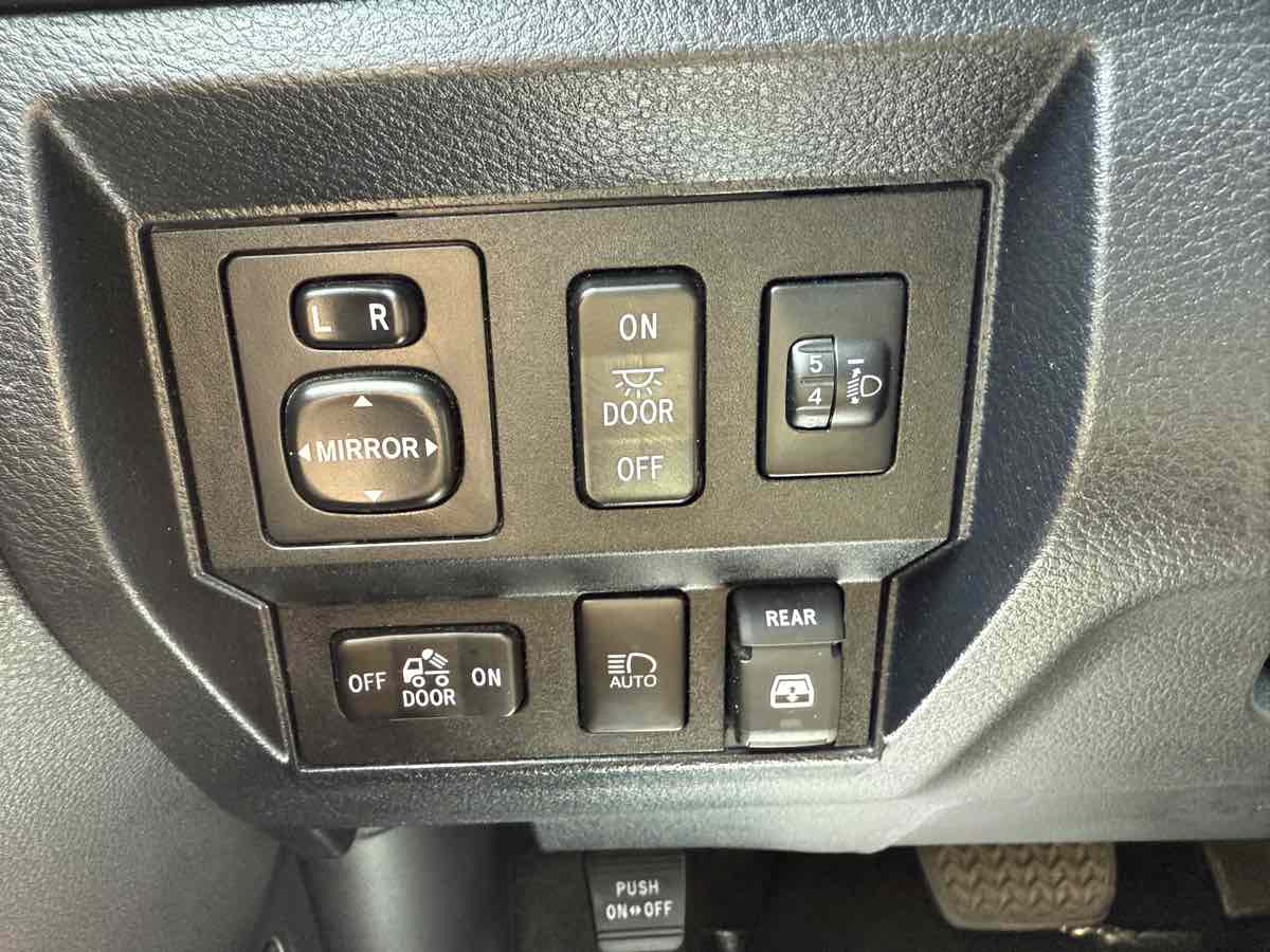 2018 Toyota Tundra SR5 CrewMax TRD photo 29