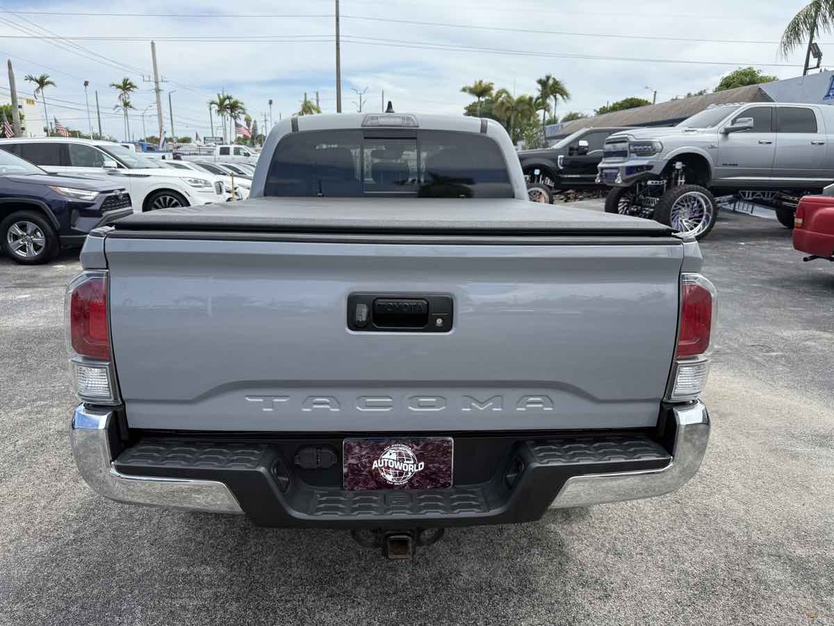 2021 Toyota Tacoma 4x4 TRD Sport Double Cab V6 photo 9