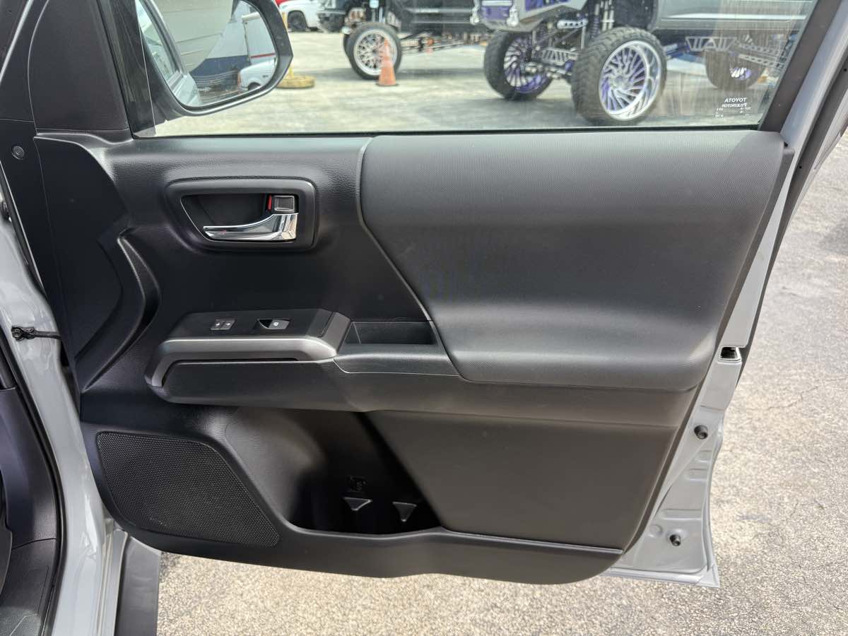 2021 Toyota Tacoma 4x4 TRD Sport Double Cab V6 photo 29