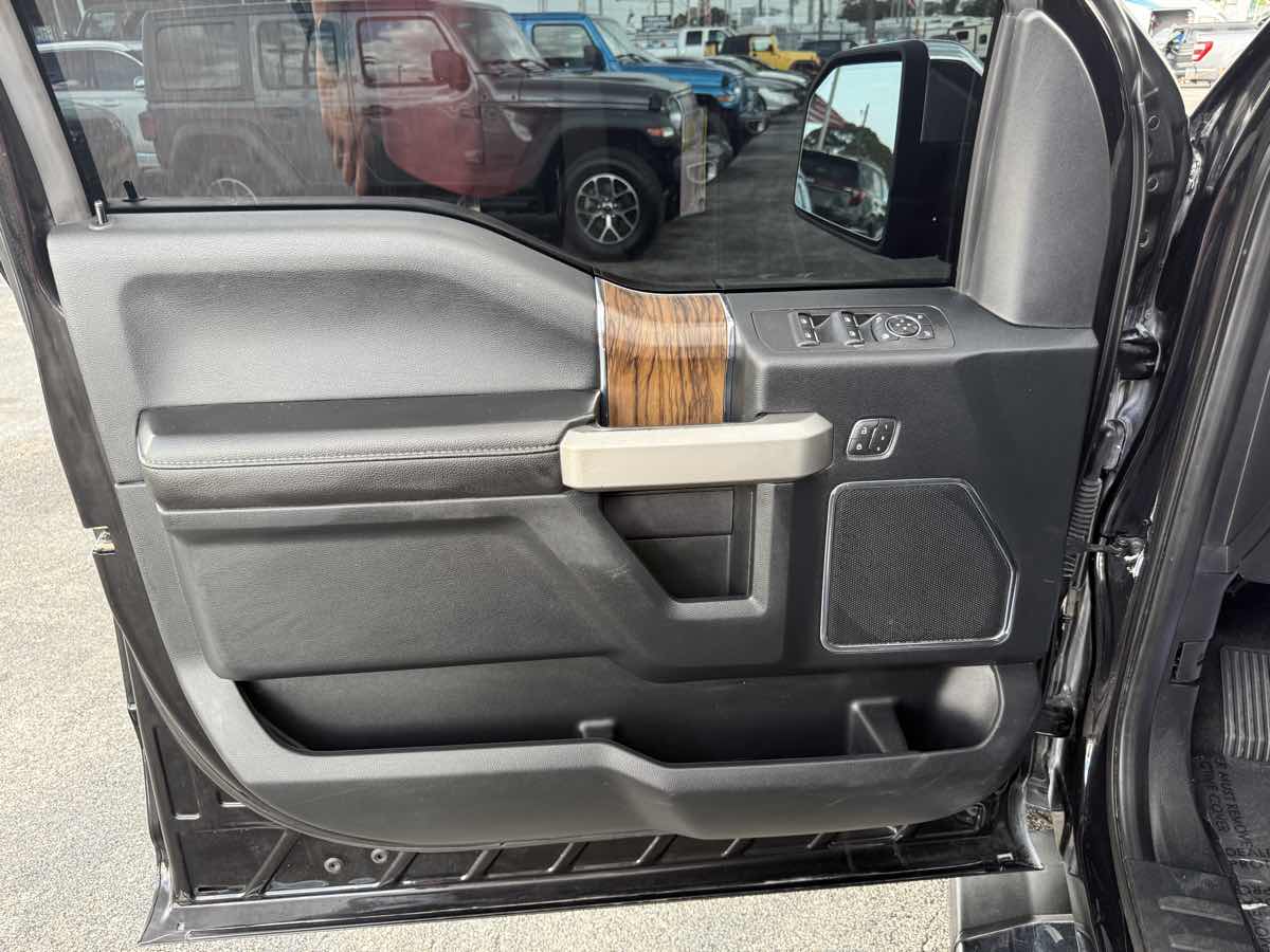 2019 Ford F-150 Lariat photo 9
