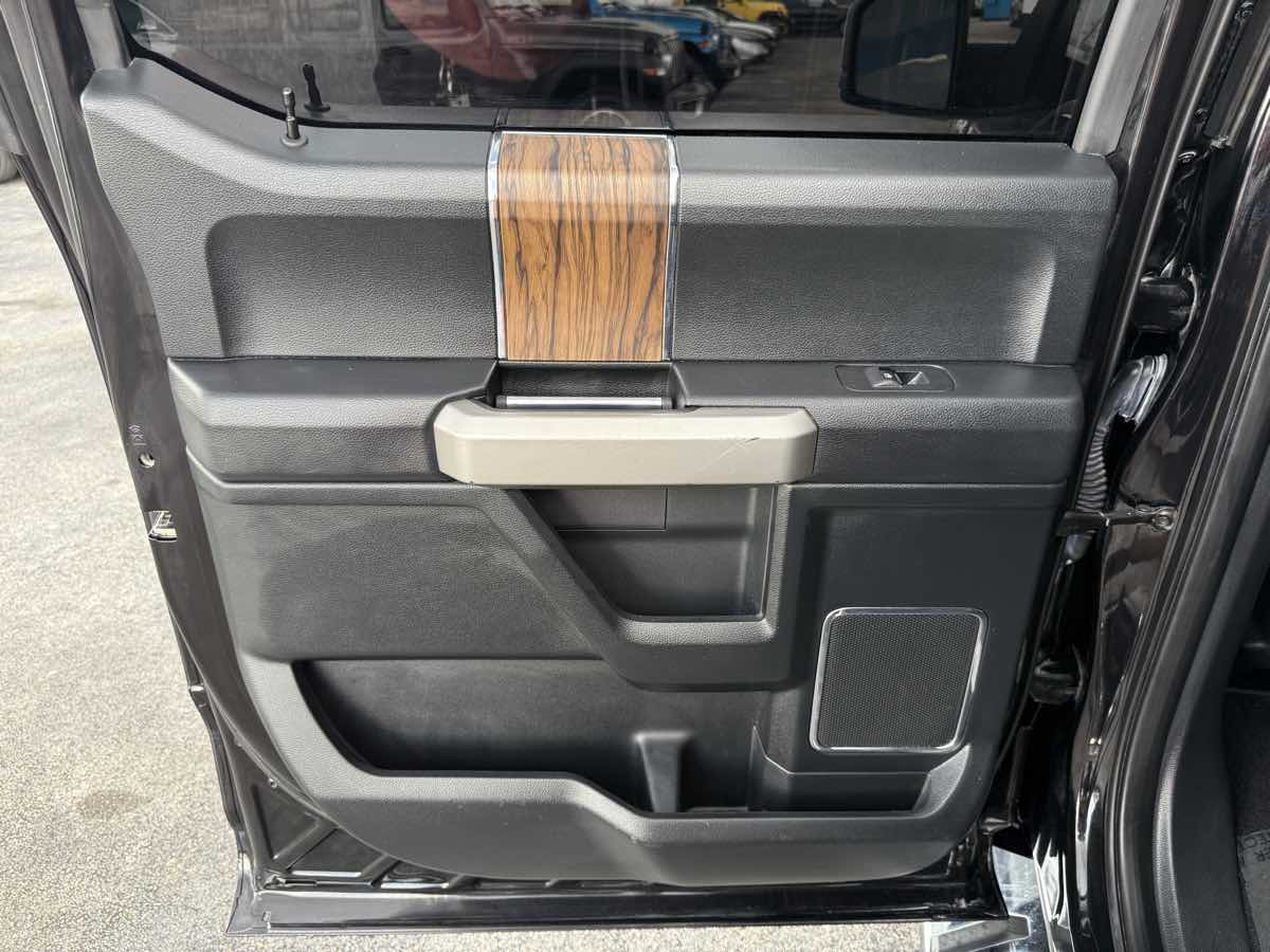2019 Ford F-150 Lariat photo 13