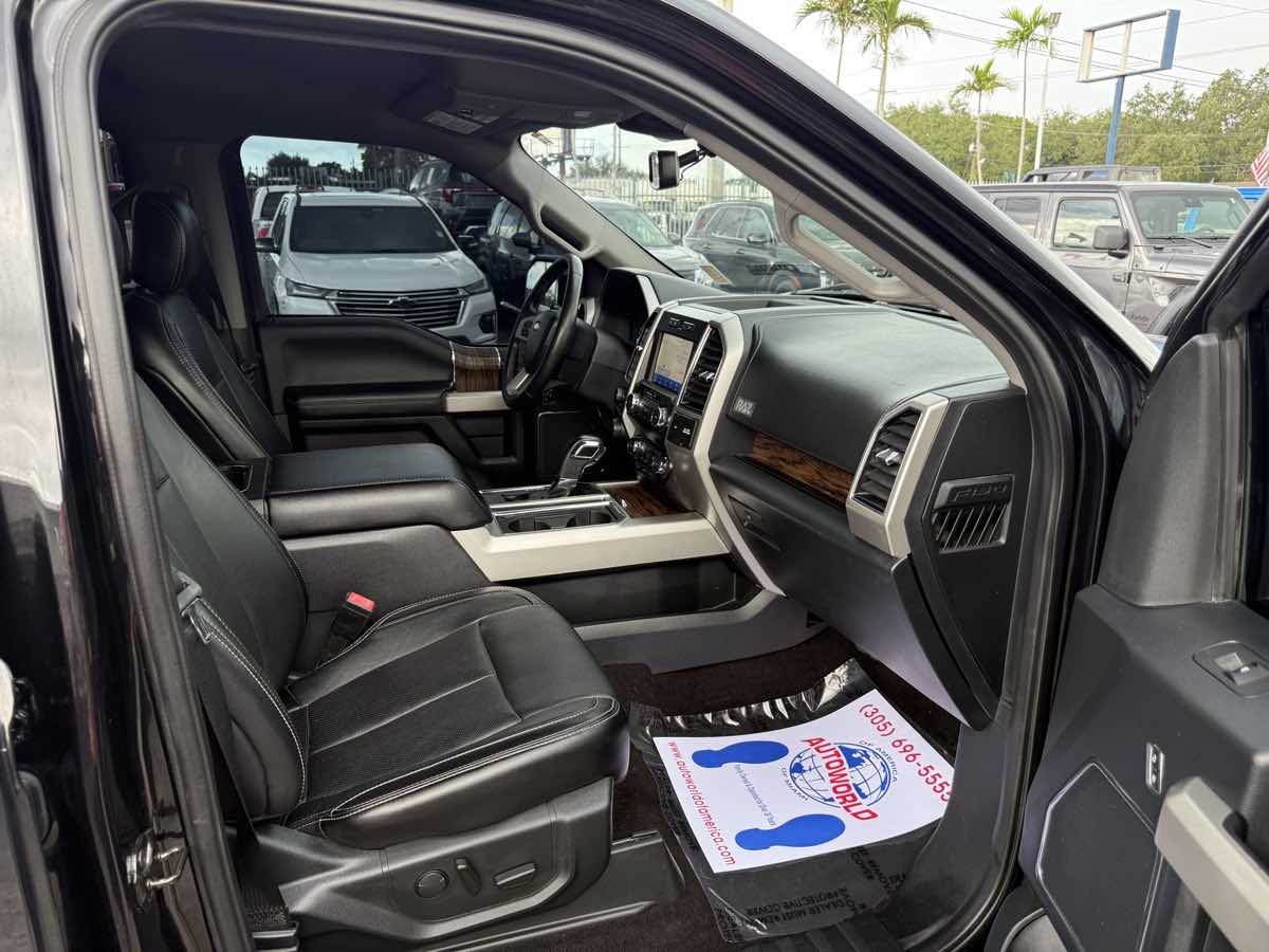 2019 Ford F-150 Lariat photo 19