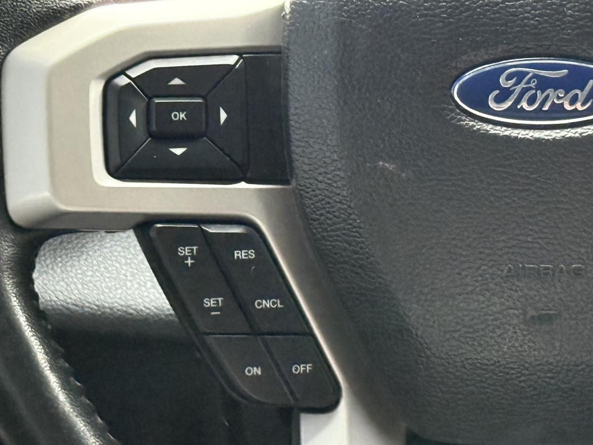 2019 Ford F-150 Lariat photo 26