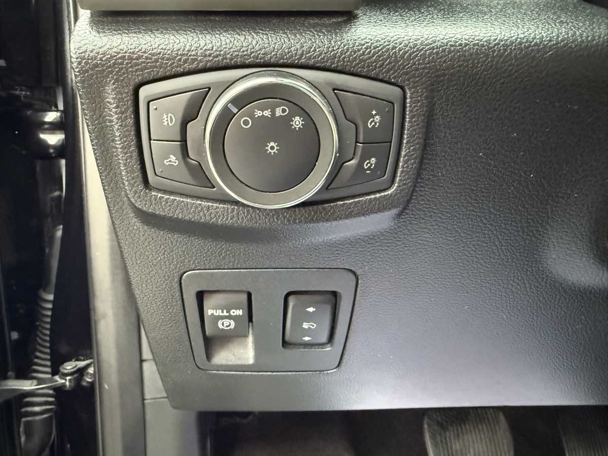 2019 Ford F-150 Lariat photo 28