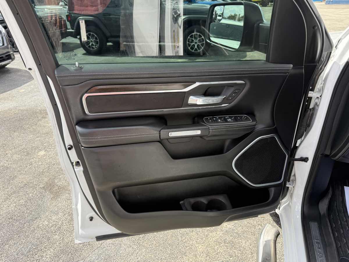 2022 Ram 1500 Laramie photo 13