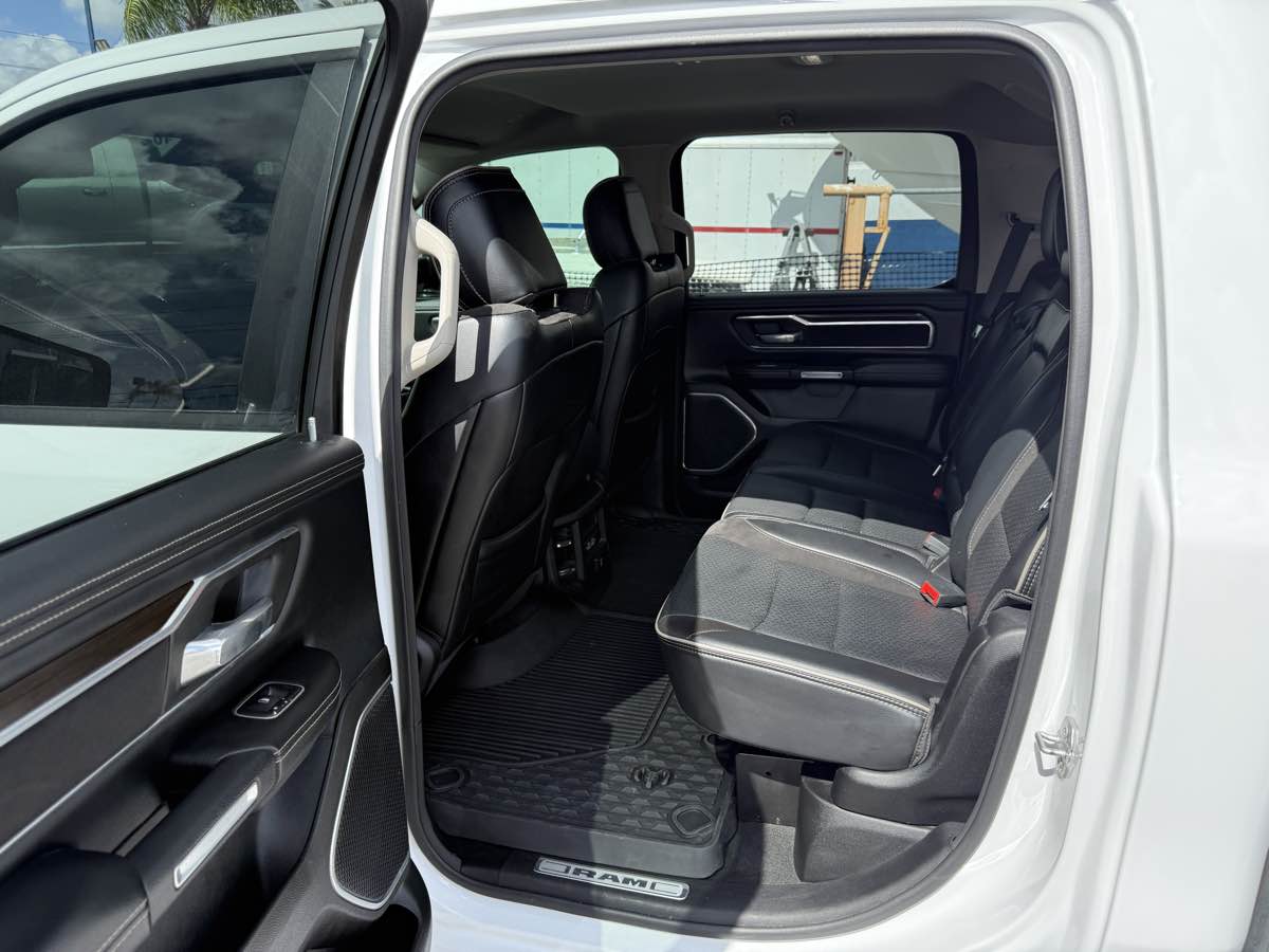 2022 Ram 1500 Laramie photo 14
