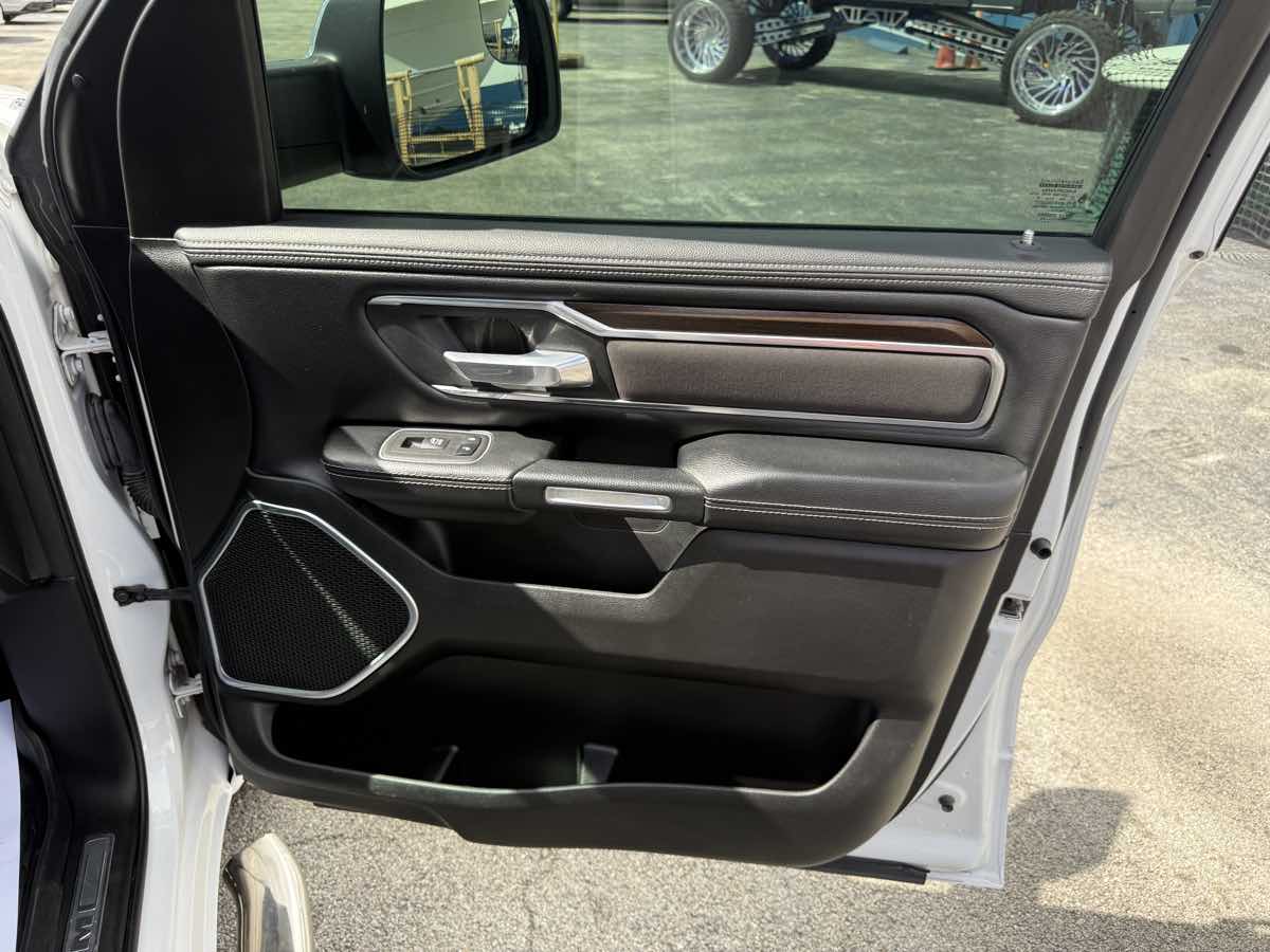 2022 Ram 1500 Laramie photo 25