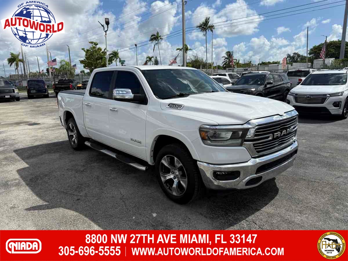 2022 RAM 1500 Laramie 4x4 Crew Cab 5'7's photo