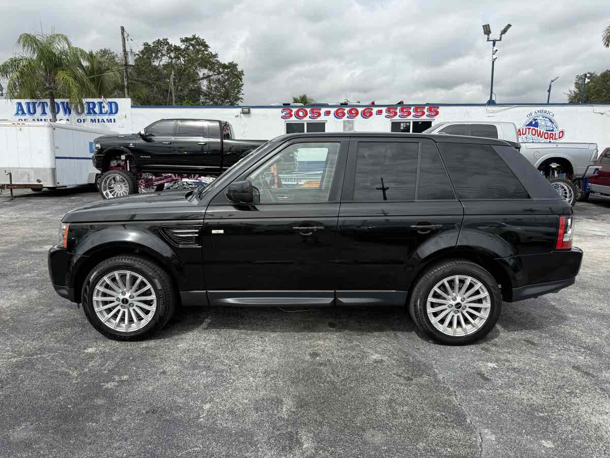 2012 Land Rover Range Rover Sport HSE photo 5