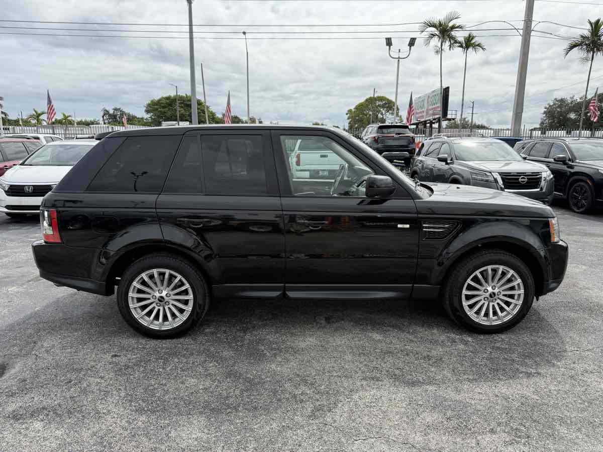 2012 Land Rover Range Rover Sport HSE photo 9