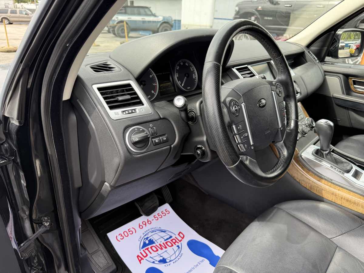 2012 Land Rover Range Rover Sport HSE photo 11